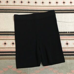 Jacquemus 36 women’s small Black high waist short very stretchy